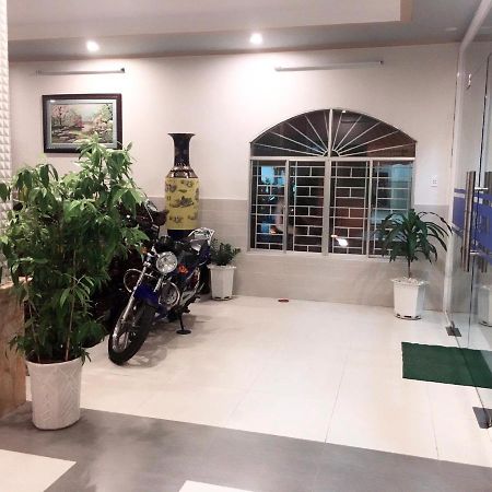 Huyen Tran Hotel カントー エクステリア 写真