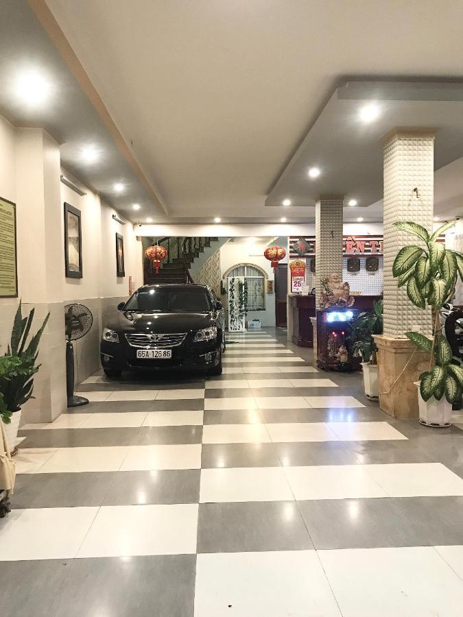Huyen Tran Hotel カントー エクステリア 写真
